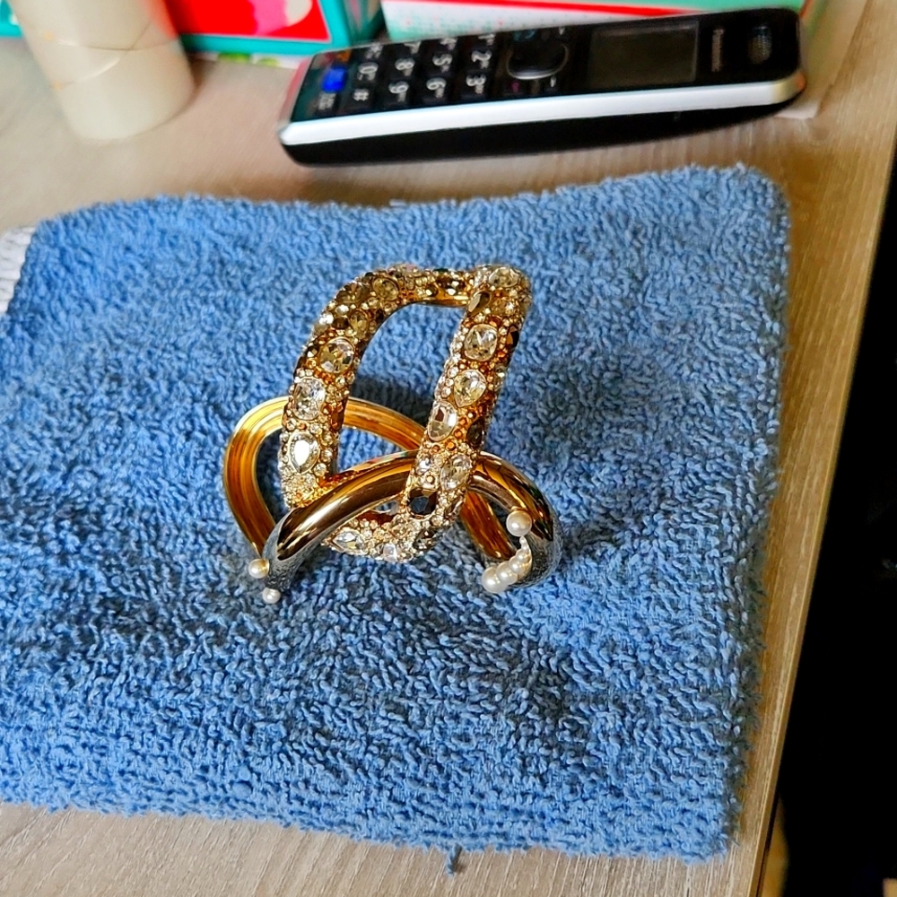 Atelier Swarovski Cuff size M with Brown, clear rhinestones & pearls never worn.
